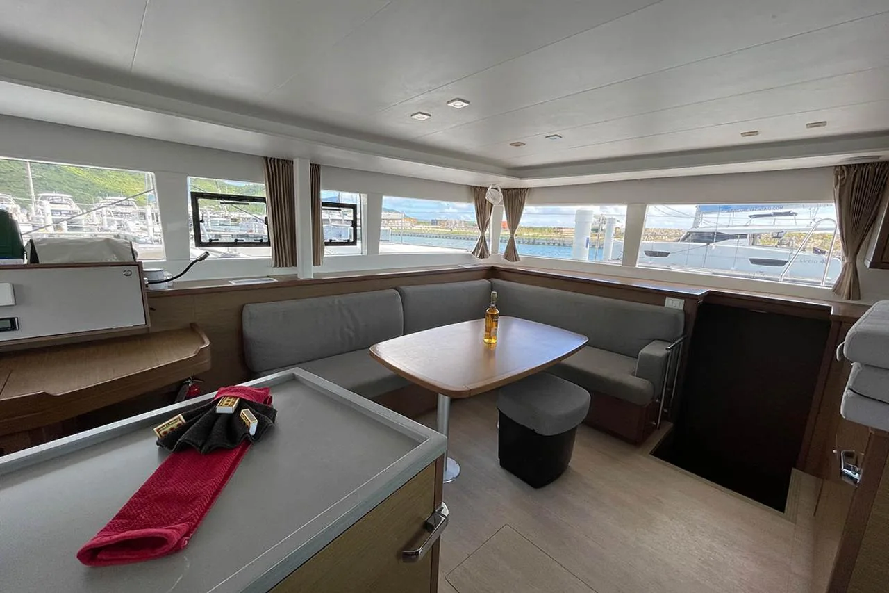 Island Queen - Gallery 13