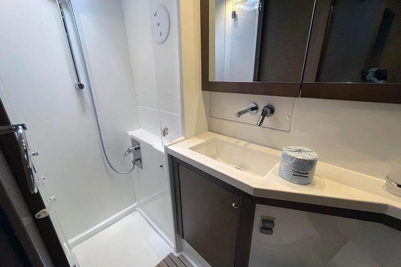 Island Queen - Gallery 31