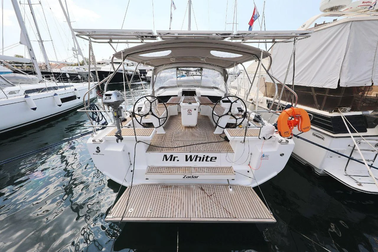 Mr. White - Main 1