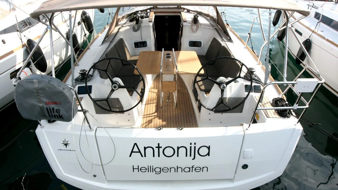 Antonija - Main 1