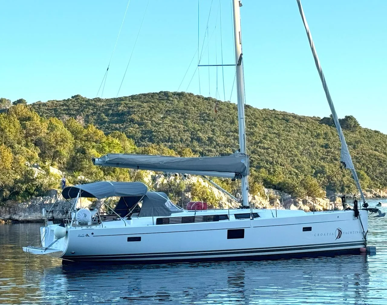 Maxine II - Main 1