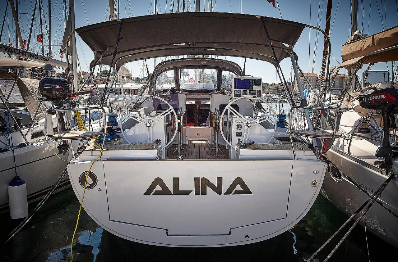 Alina - Main 1