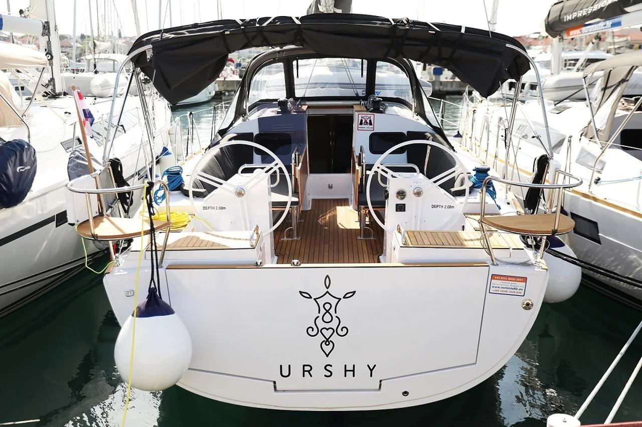 Urshy - Main 1