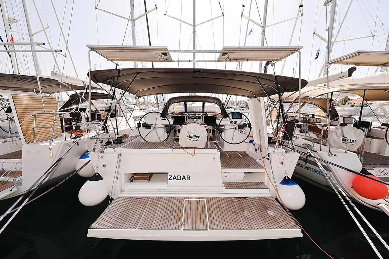 Luna 77 - Main 1
