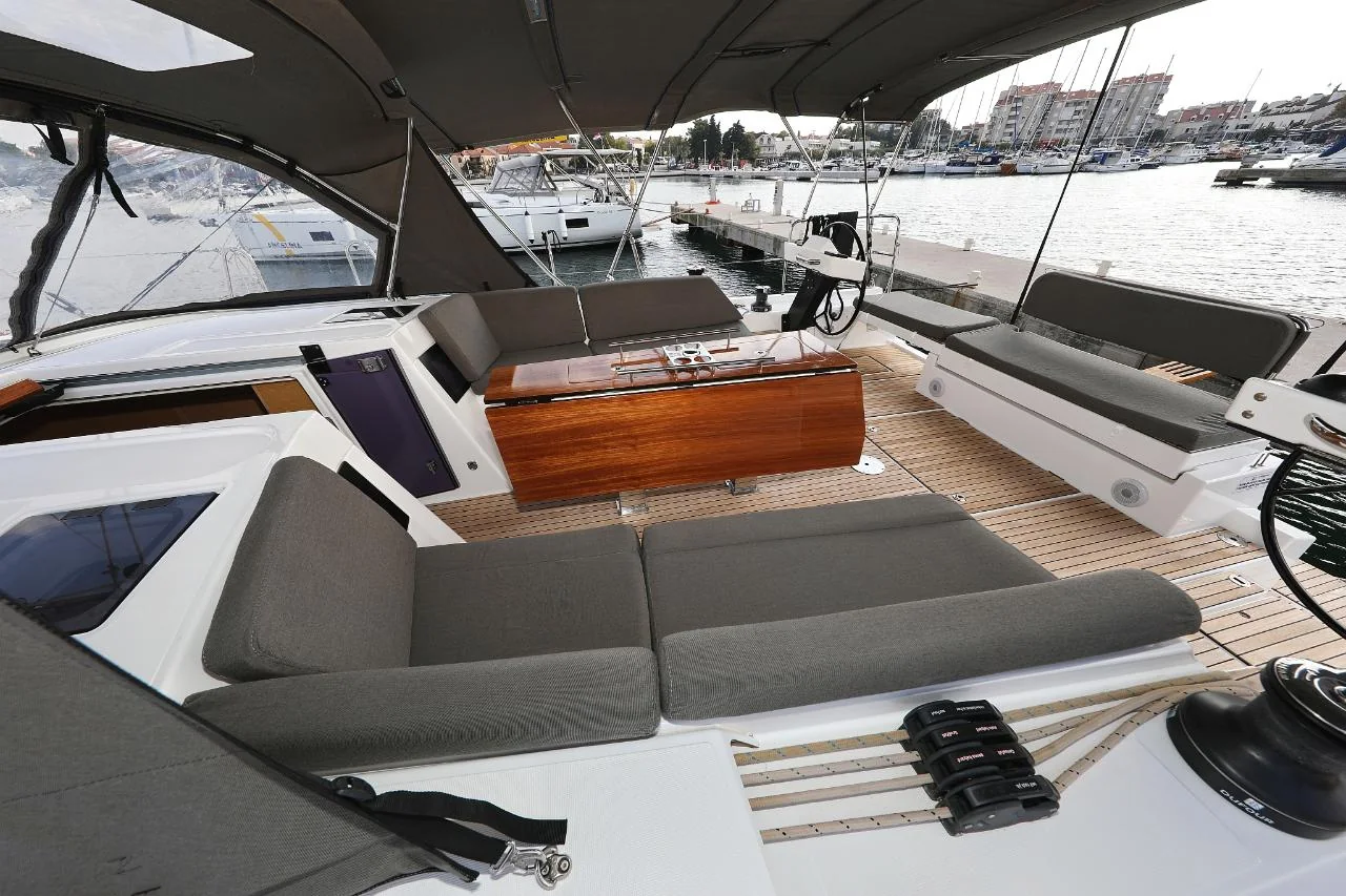 Jolie - Gallery 6