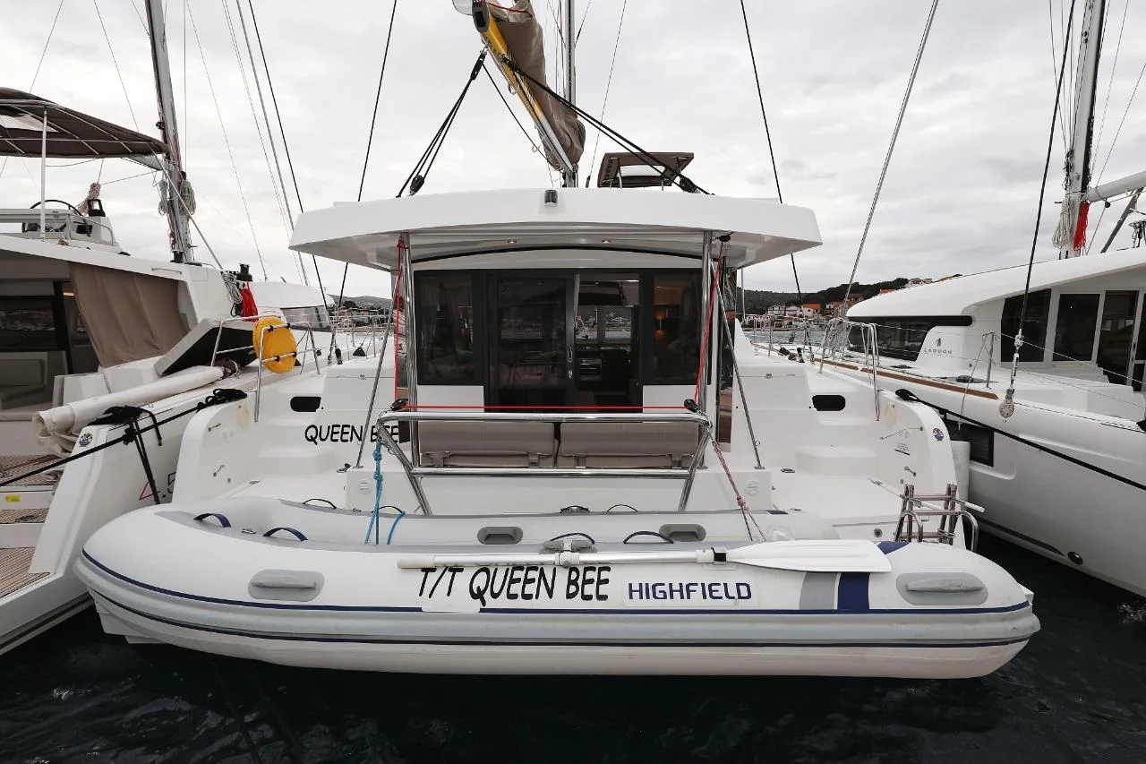 Queen Bee - Gallery 2