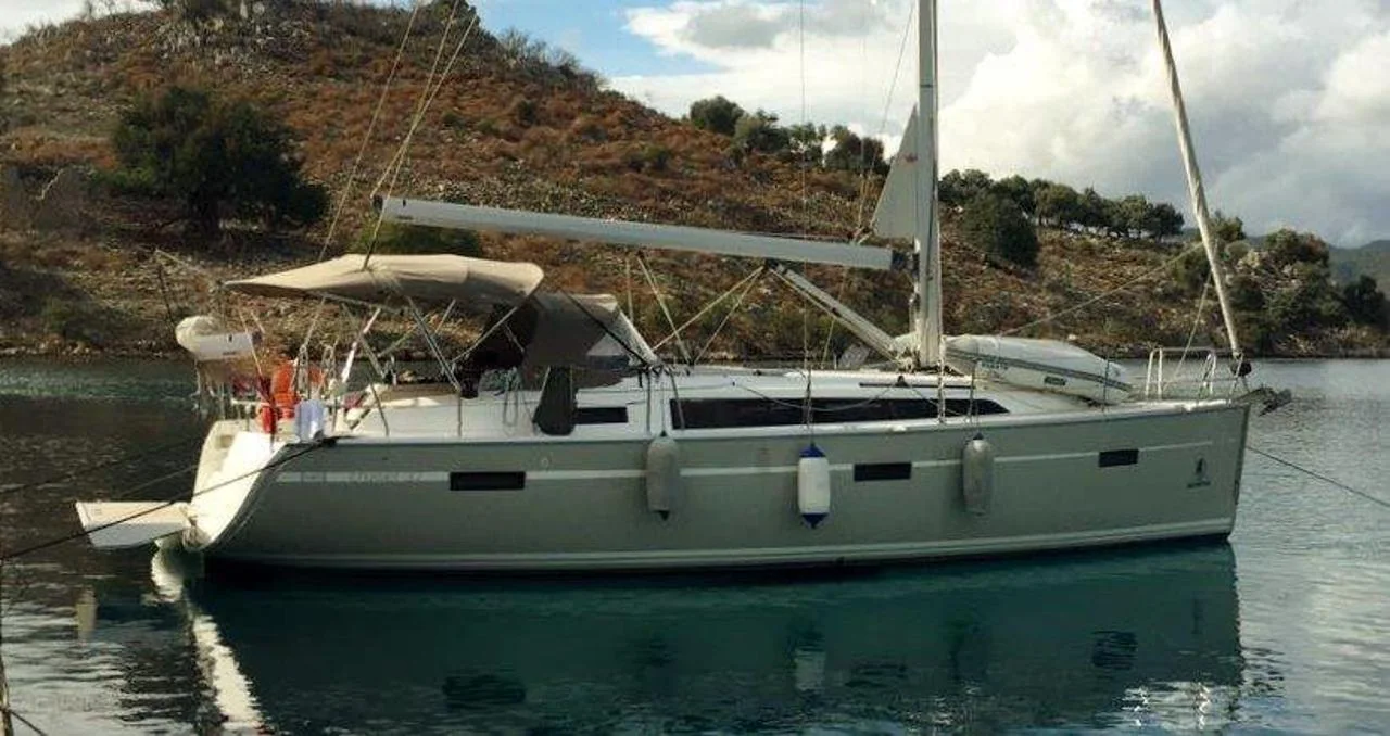 Almira - Main 1
