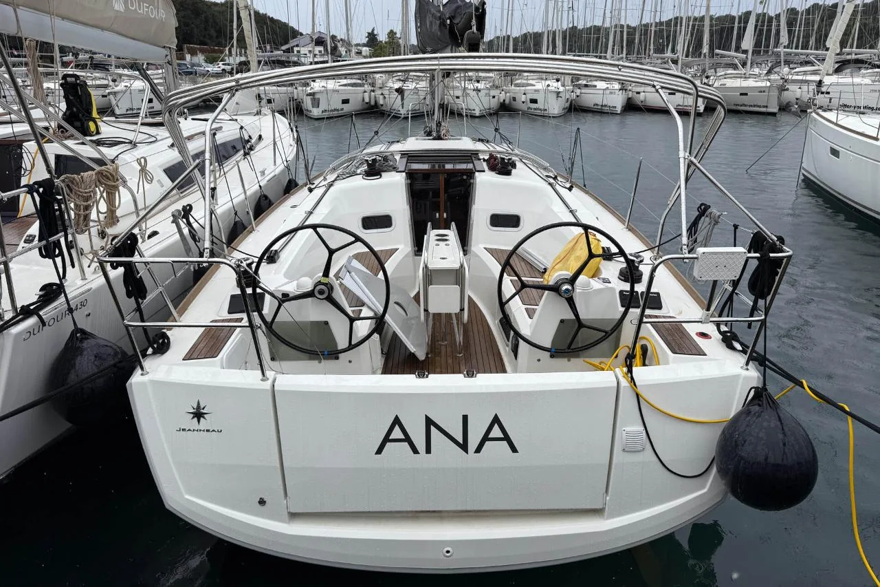 Ana - Gallery 3