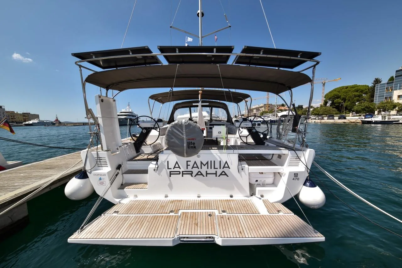 La Familia - Main 1