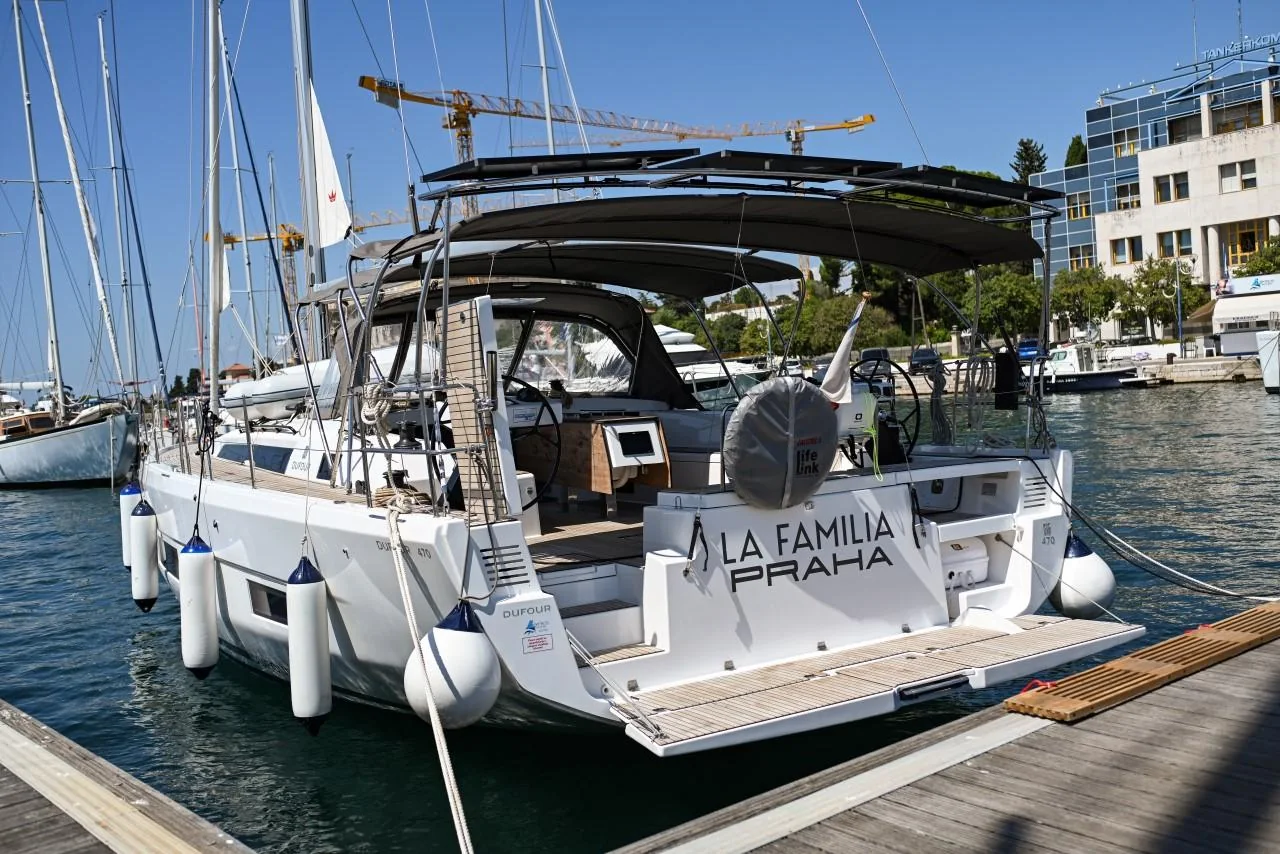 La Familia - Gallery 25