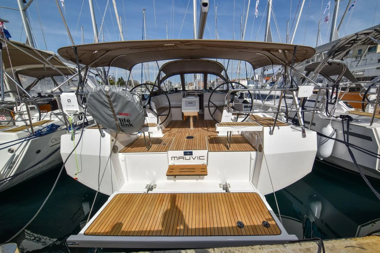 Mauvic - Main 1