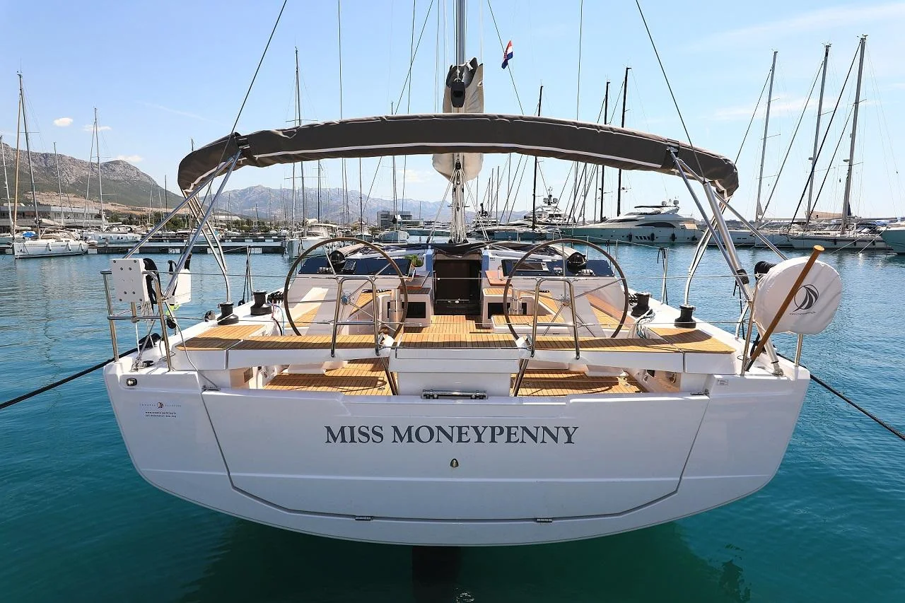 Miss Moneypenny - Main 1