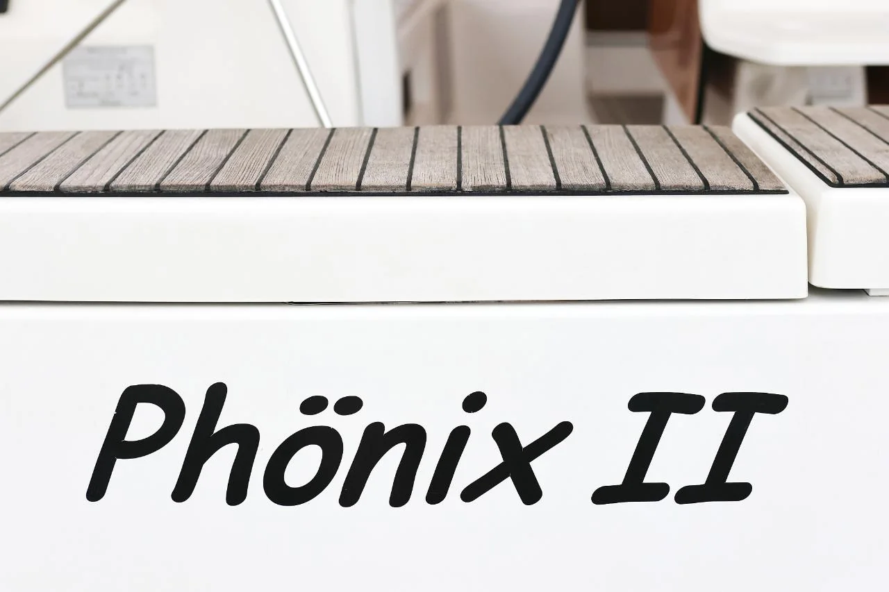 Phonix II - Gallery 47