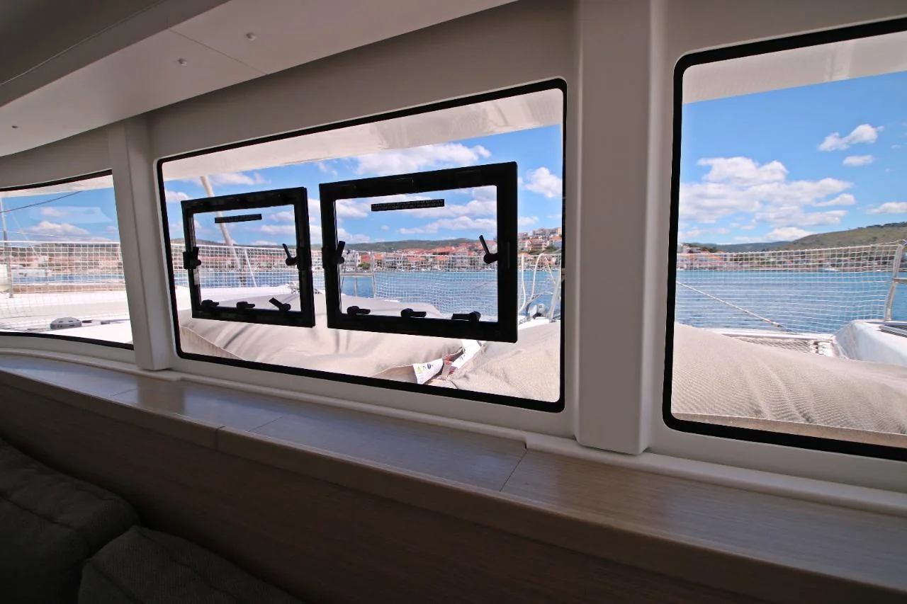 Sailing Breeze - Gallery 32