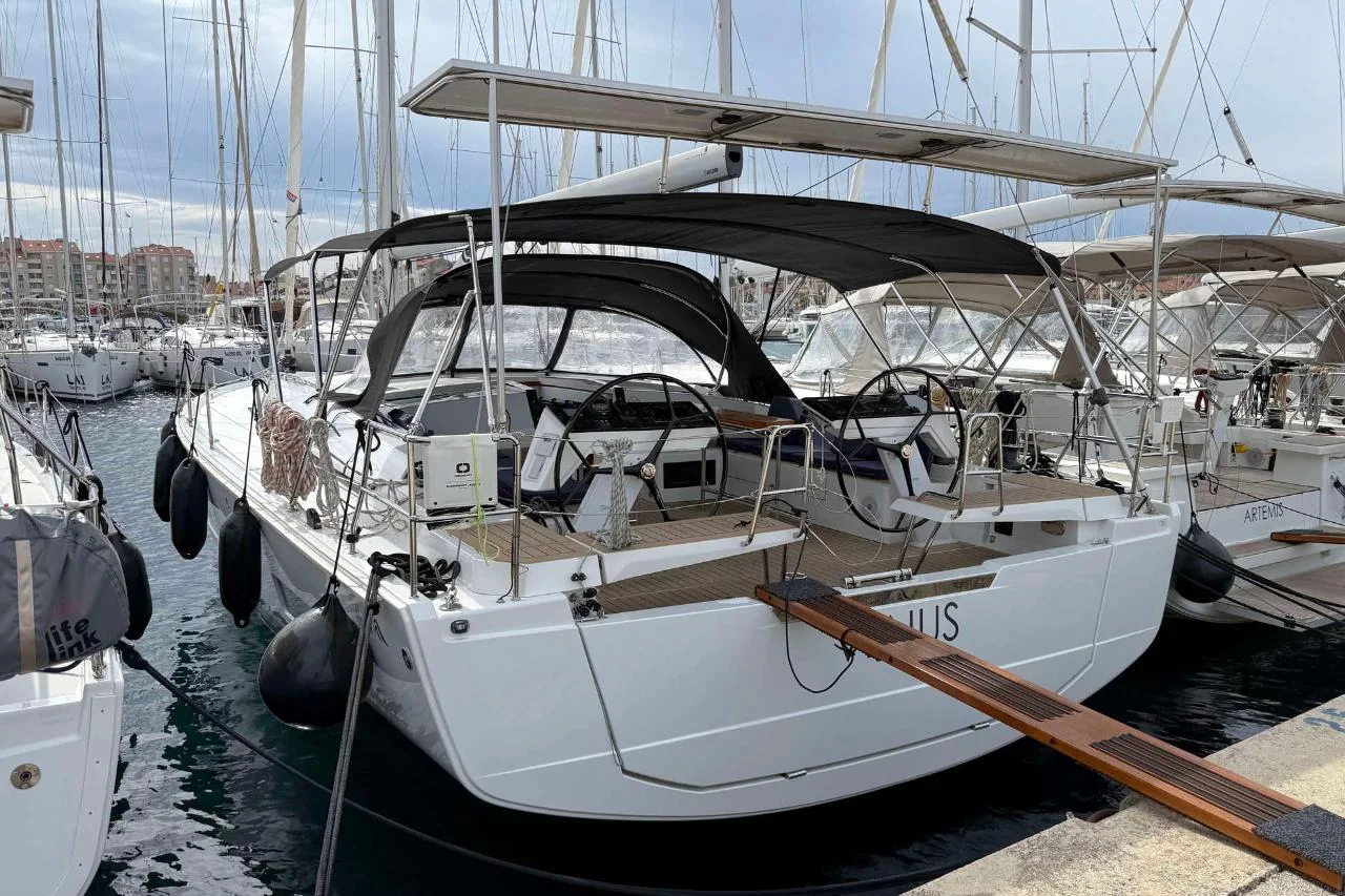 Venus - Main 1