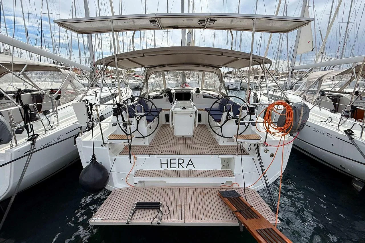 Hera - Gallery 12