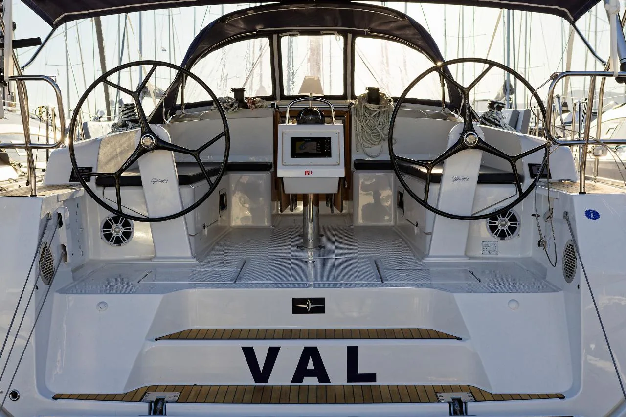 Val - Gallery 14