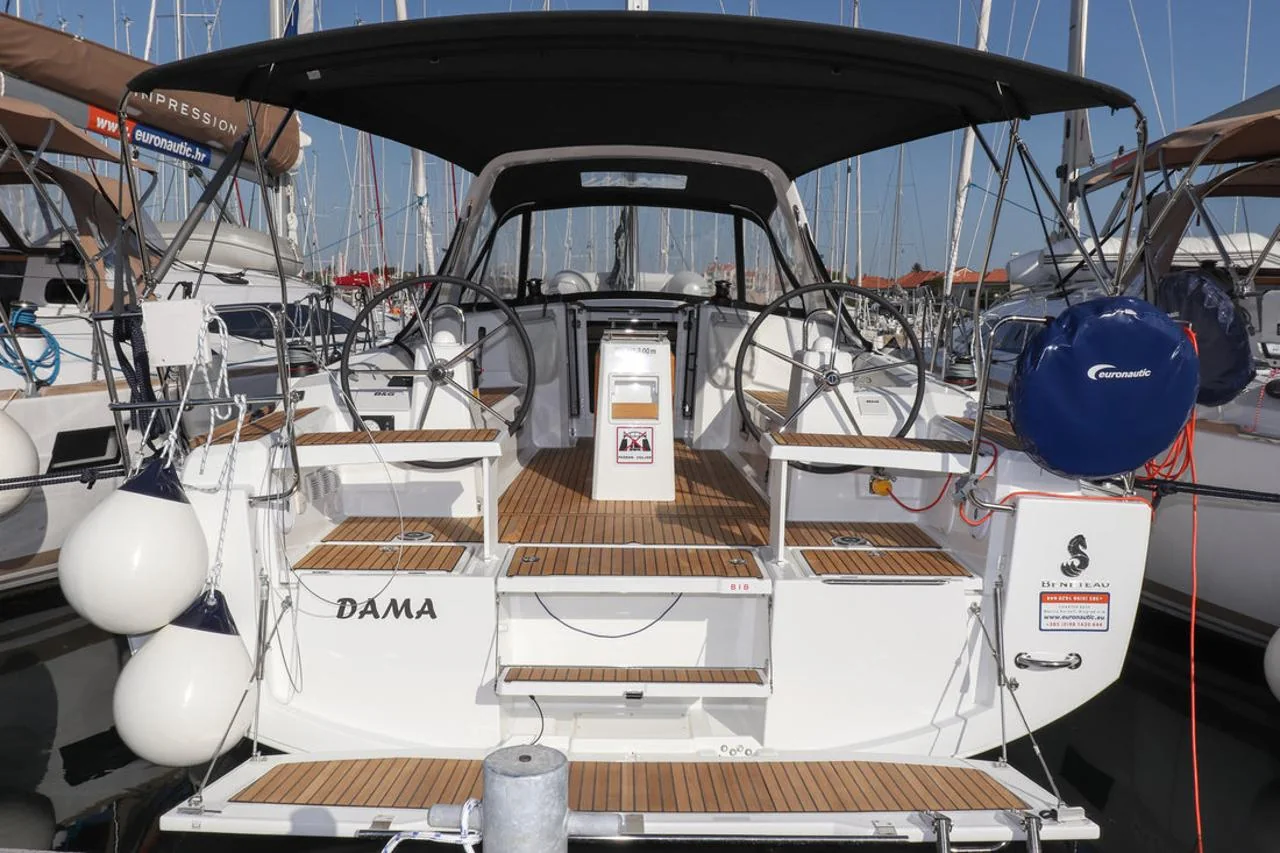 Dama - Main 1