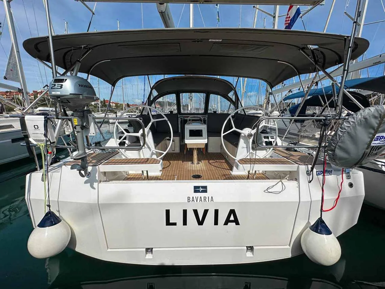 Livia - Main 1
