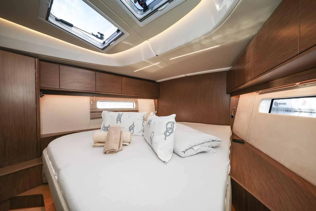 Aquila - Gallery 18