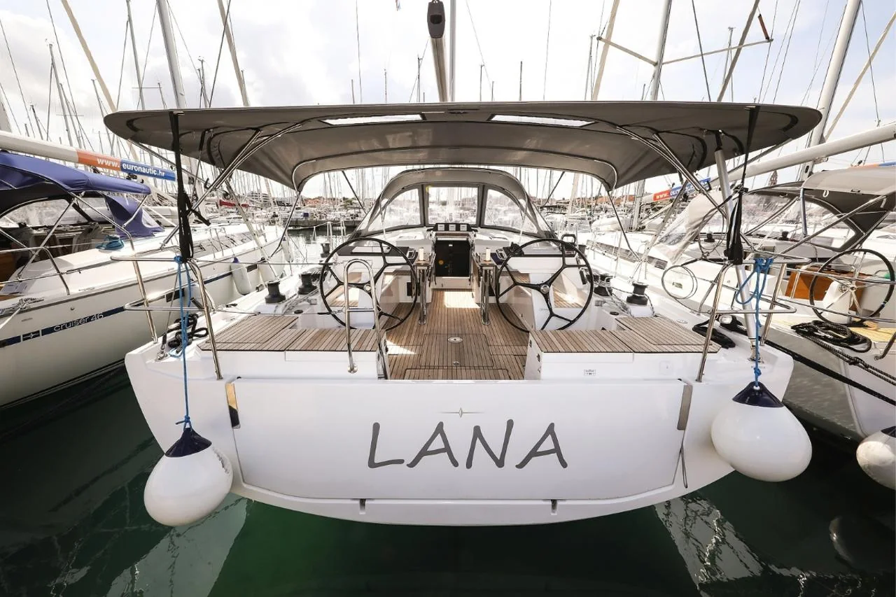 Lana - Main 1