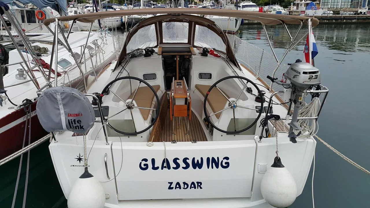 Glasswing - Main 1