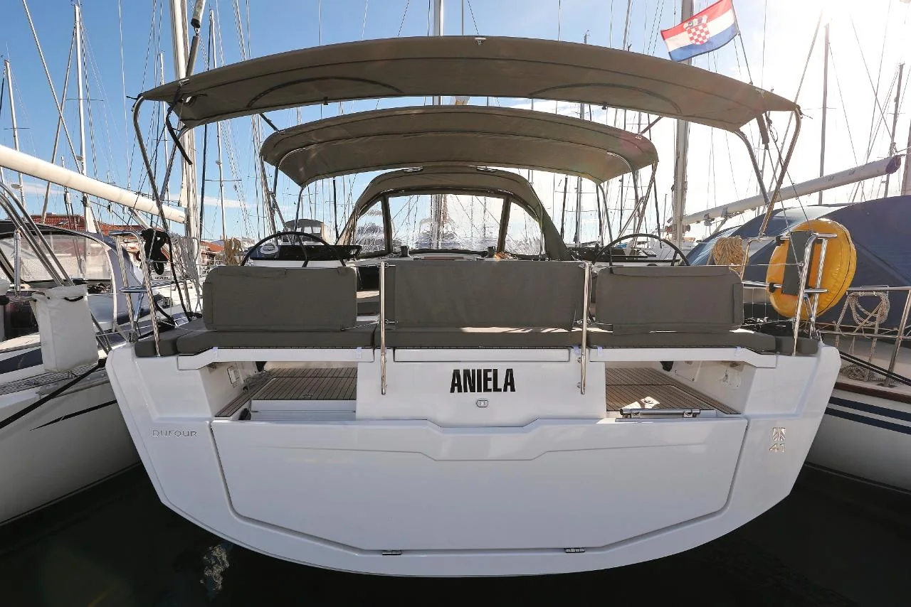 Aniela - Main 1