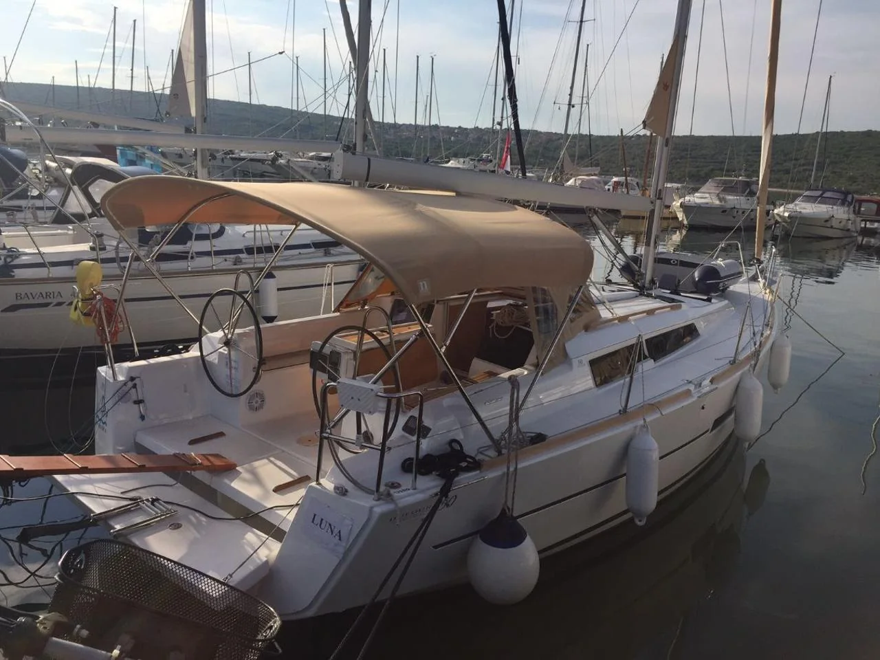 Luna - Main 1