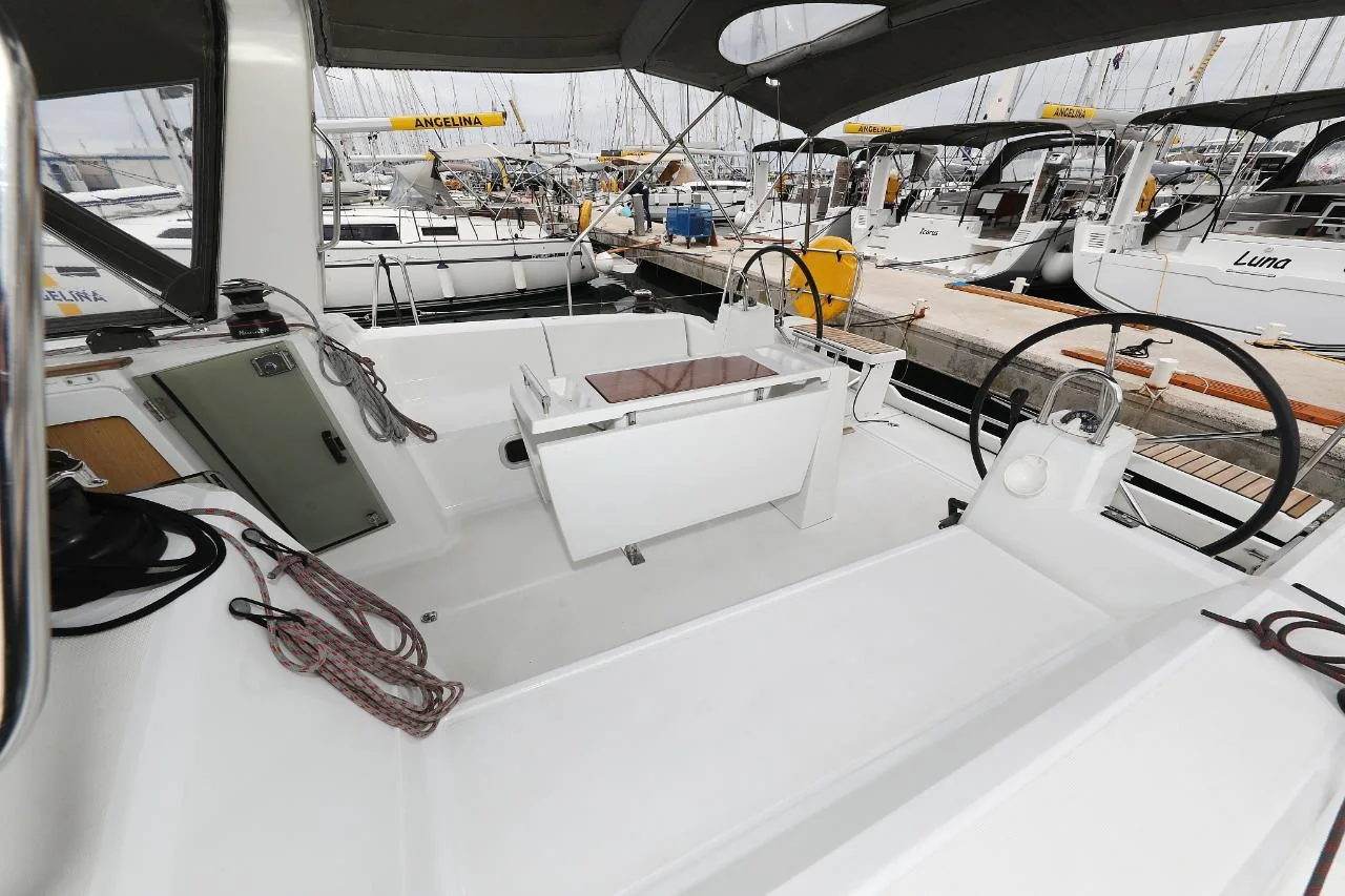 One - Gallery 7