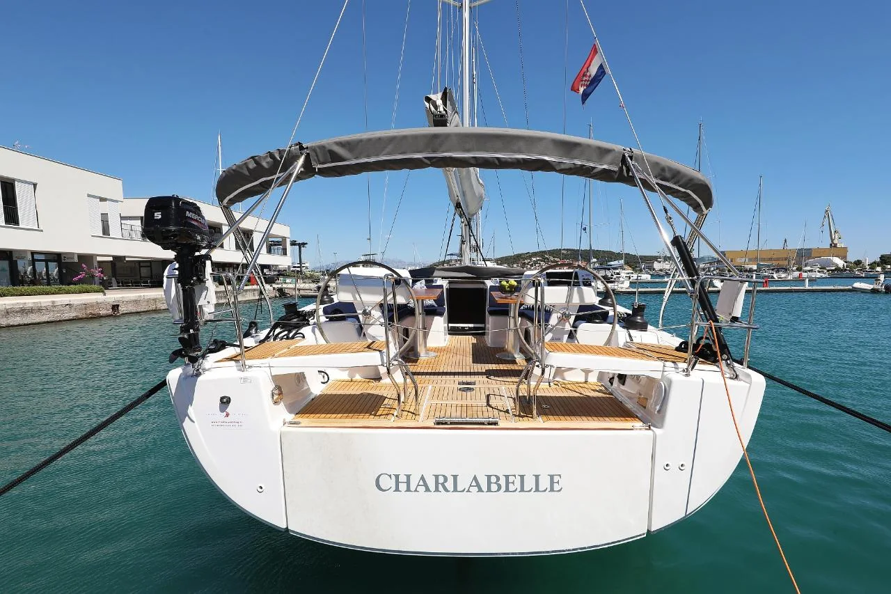Charlabelle - OW - Main 1
