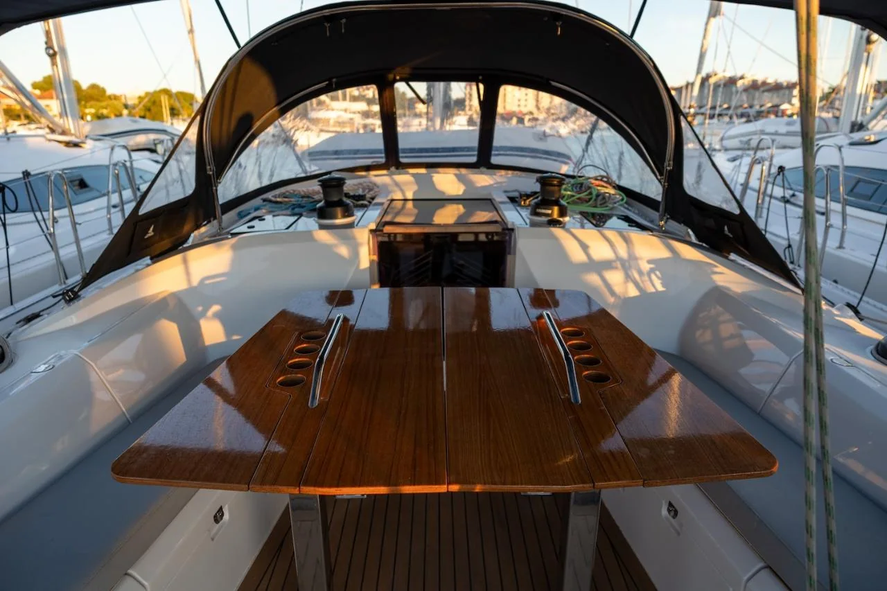 Sailing Grace - Gallery 4