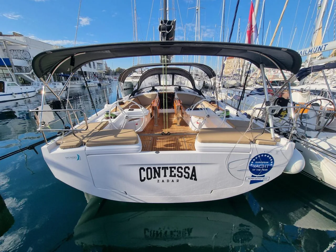 Contessa - Main 1