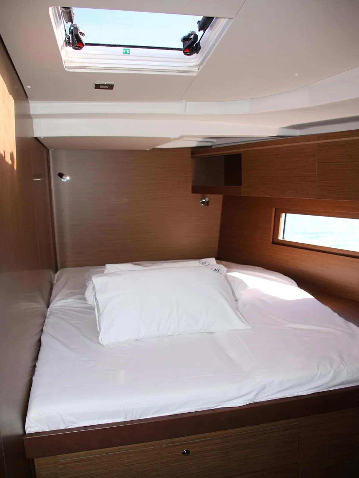 Pearl Dreams - Gallery 24