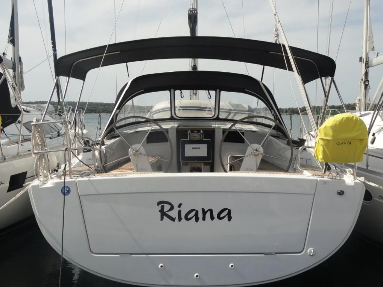 Riana - Main 1