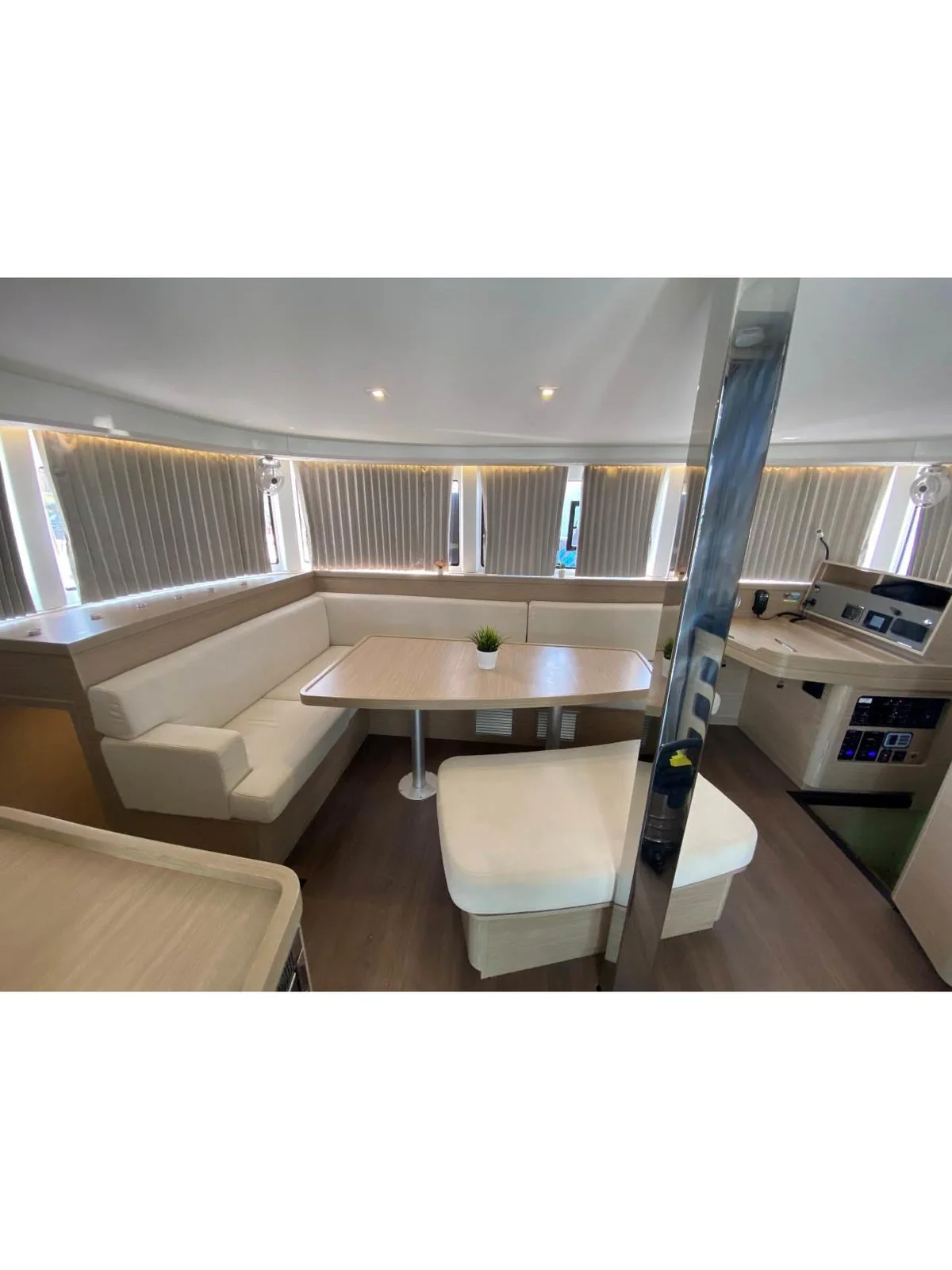 Hanselli - Gallery 18