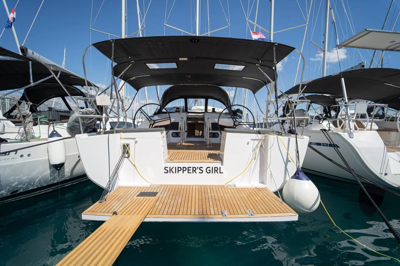 Skipper's Girl - Gallery 2