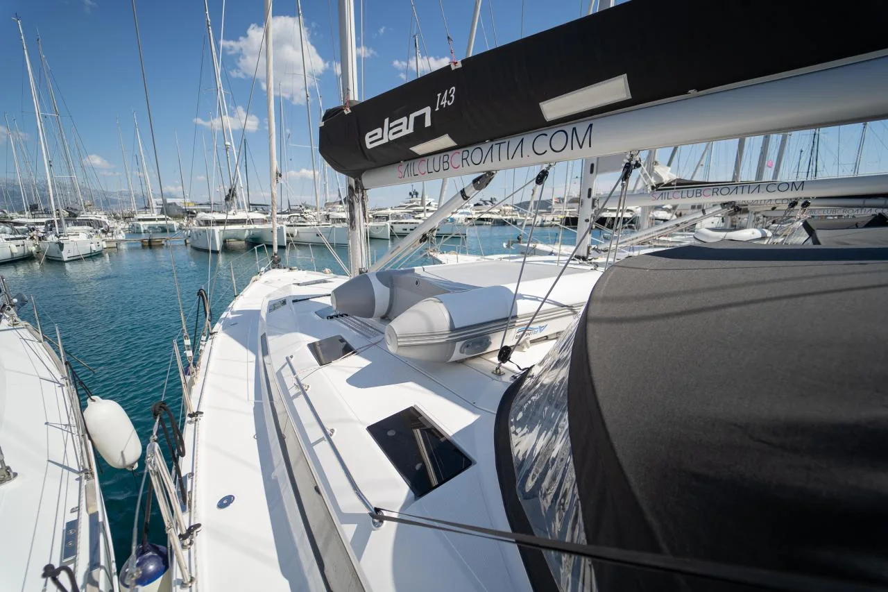 Skipper's Girl - Gallery 18