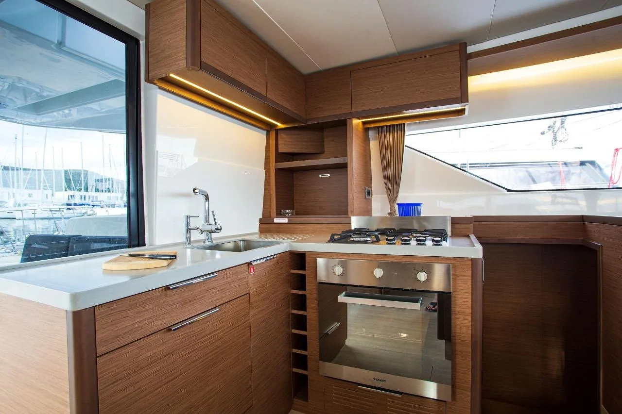Sail La Vie - Gallery 18