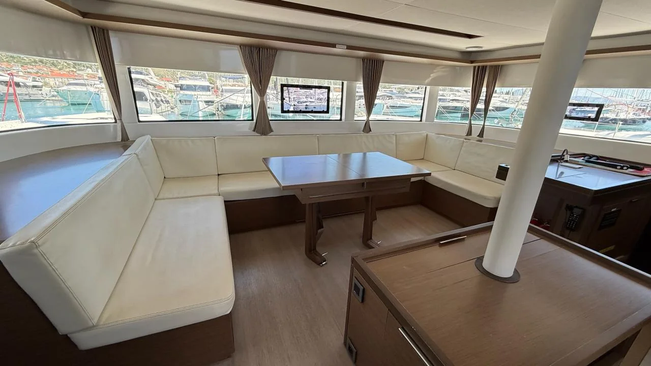 Sail La Vie - Gallery 19