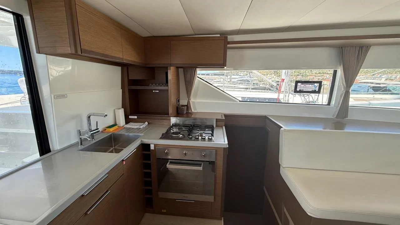 Sail La Vie - Gallery 25