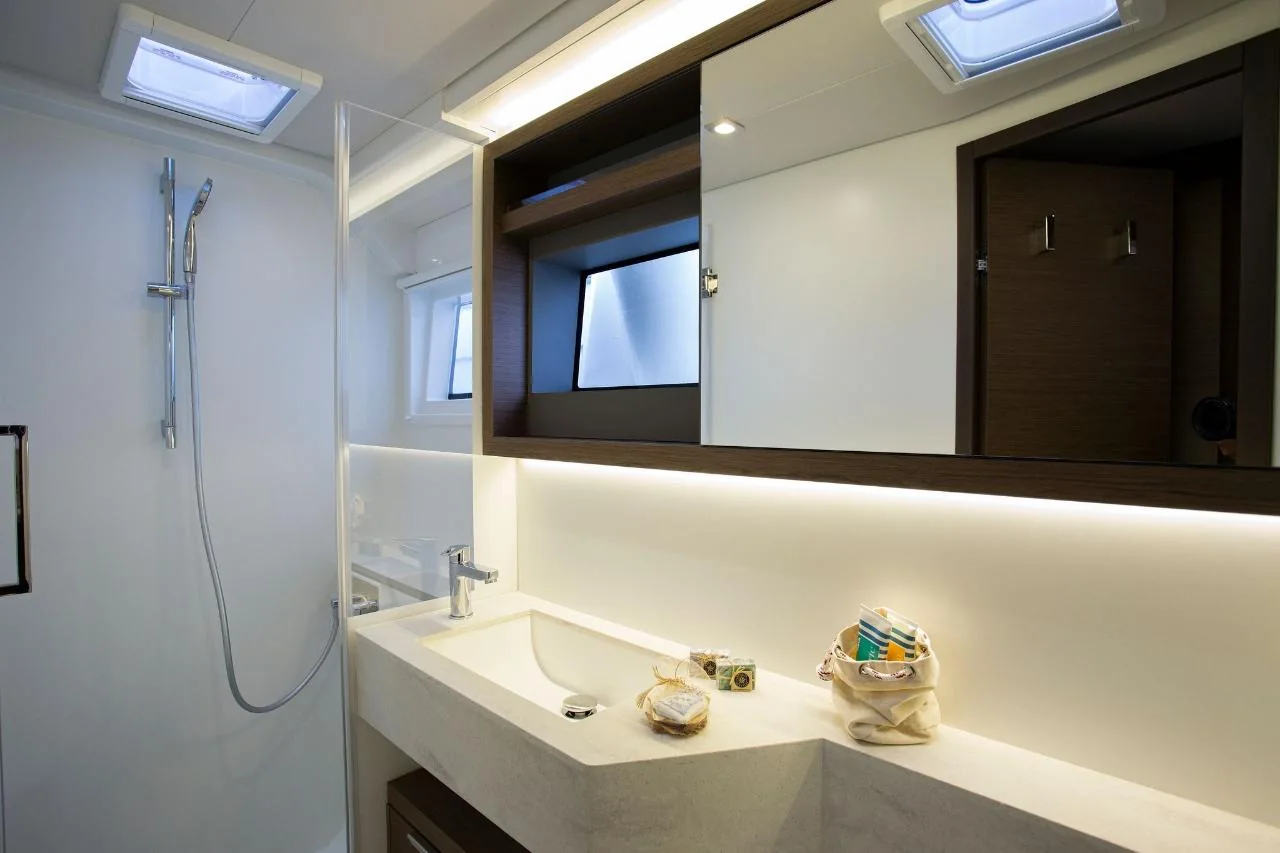 Sail La Vie - Gallery 36