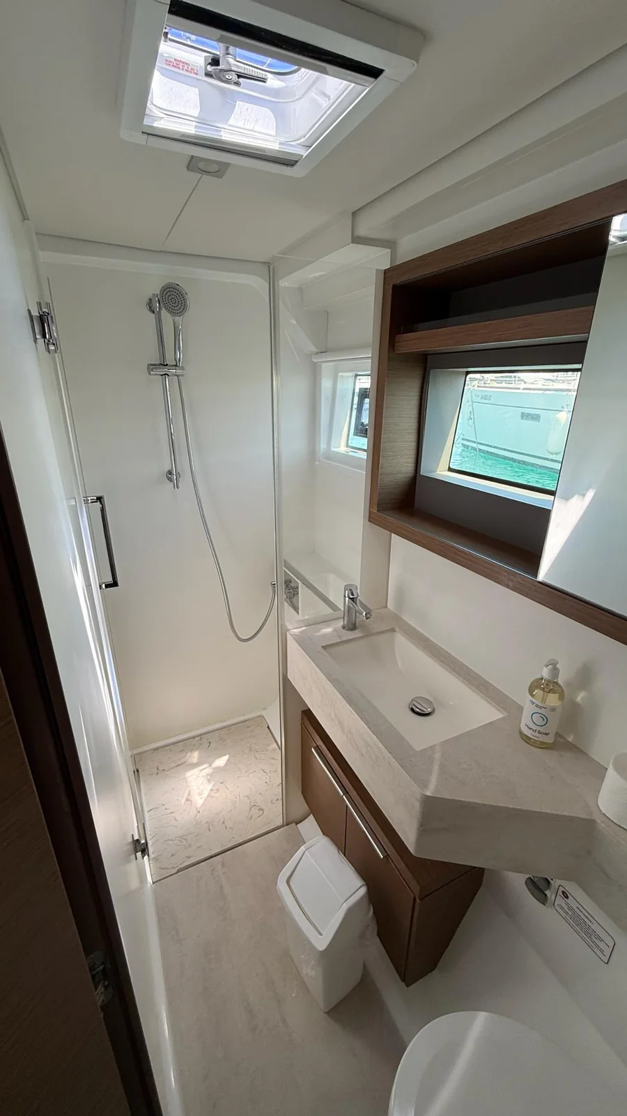 Sail La Vie - Gallery 37