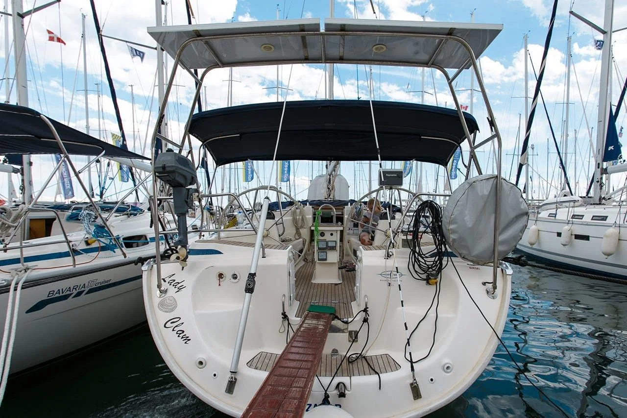 Lady Clam - Main 1