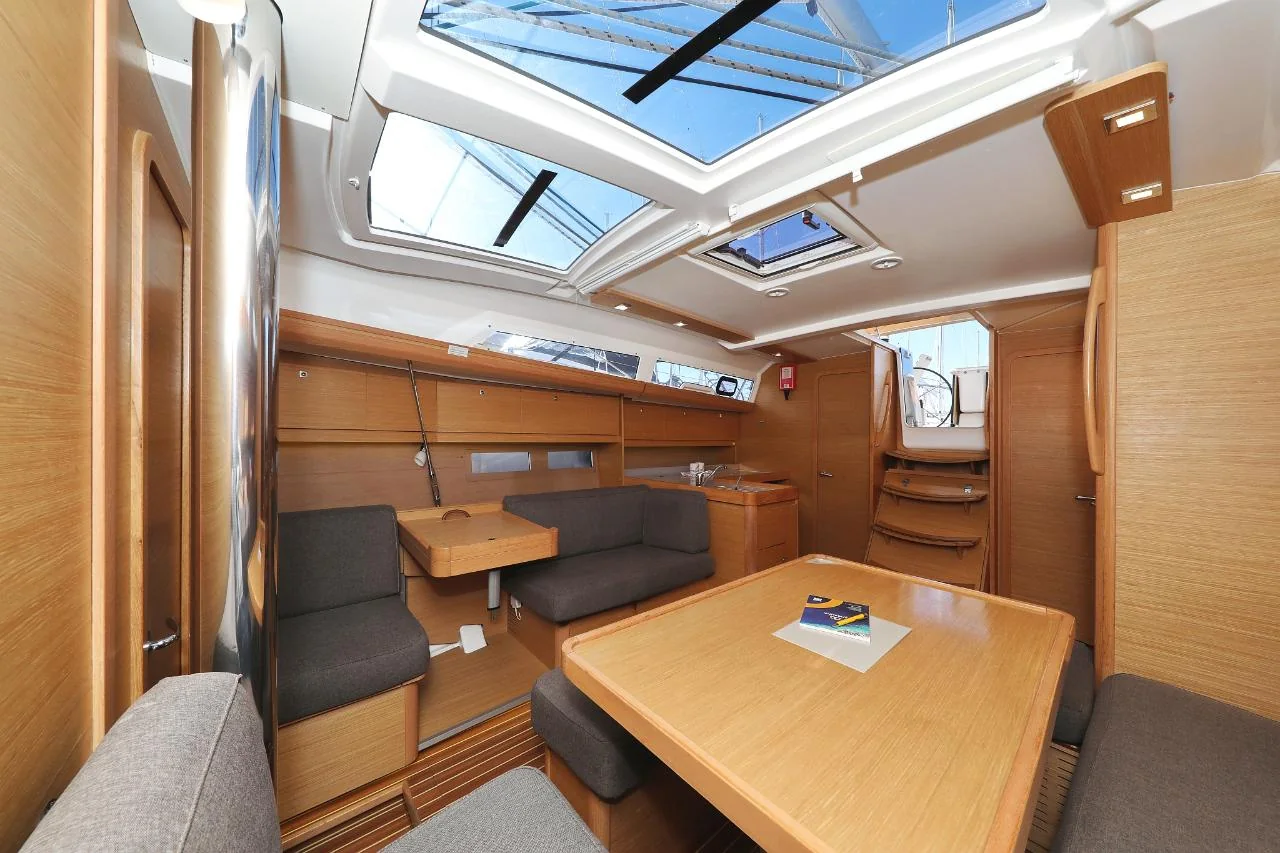 Delta - Gallery 18