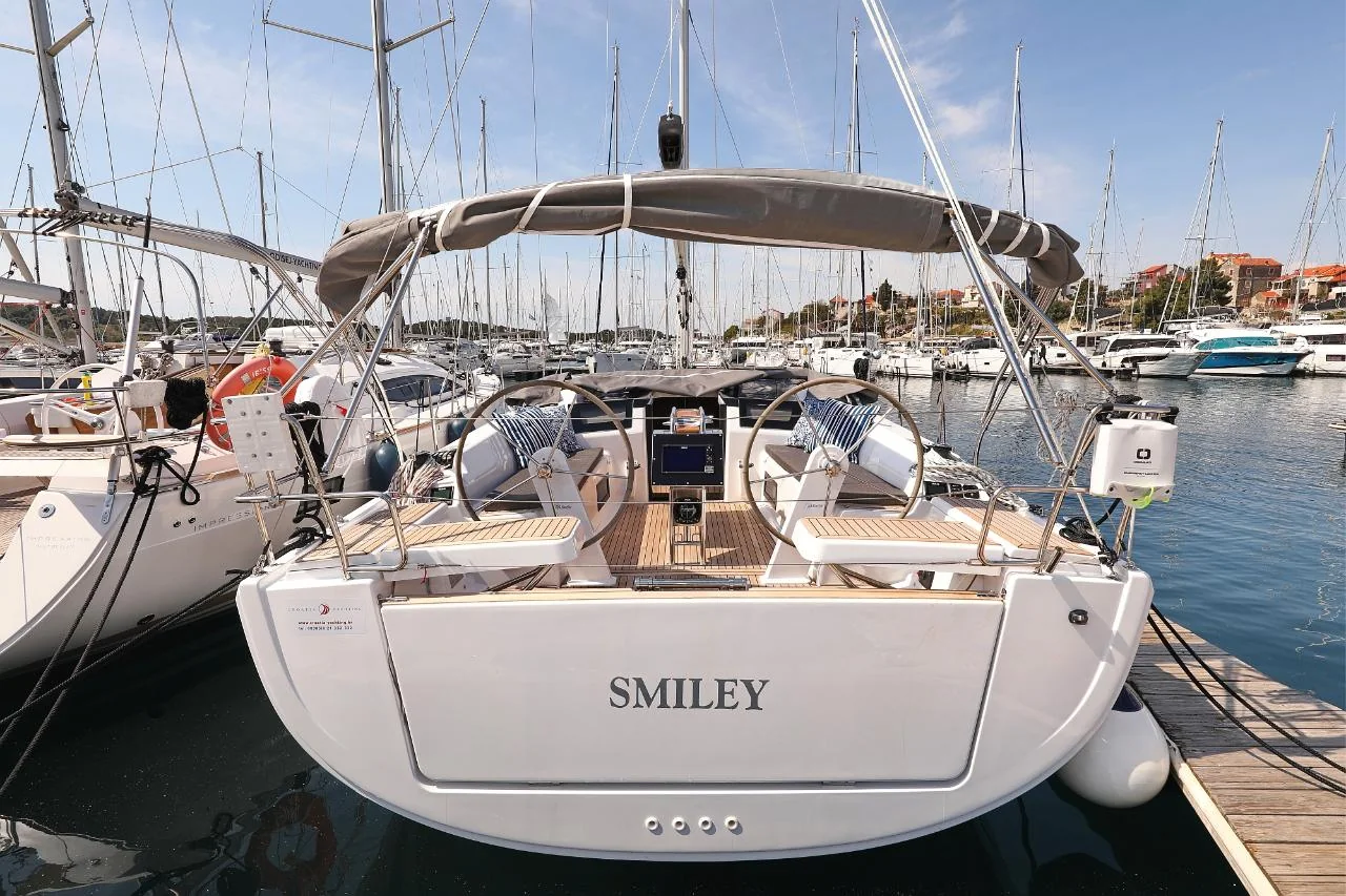 Smiley - Main 1