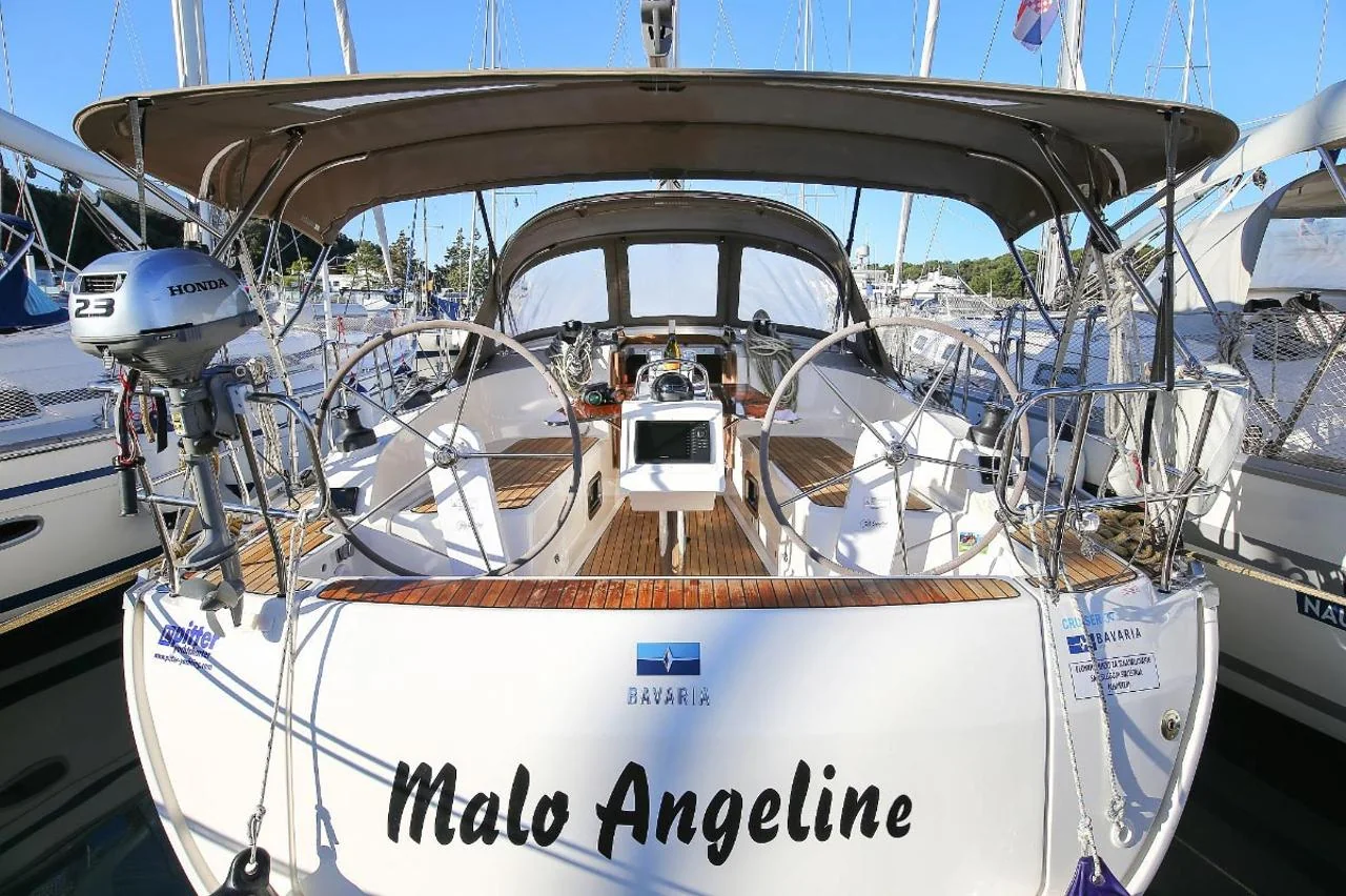Malo Angeline - Main 1