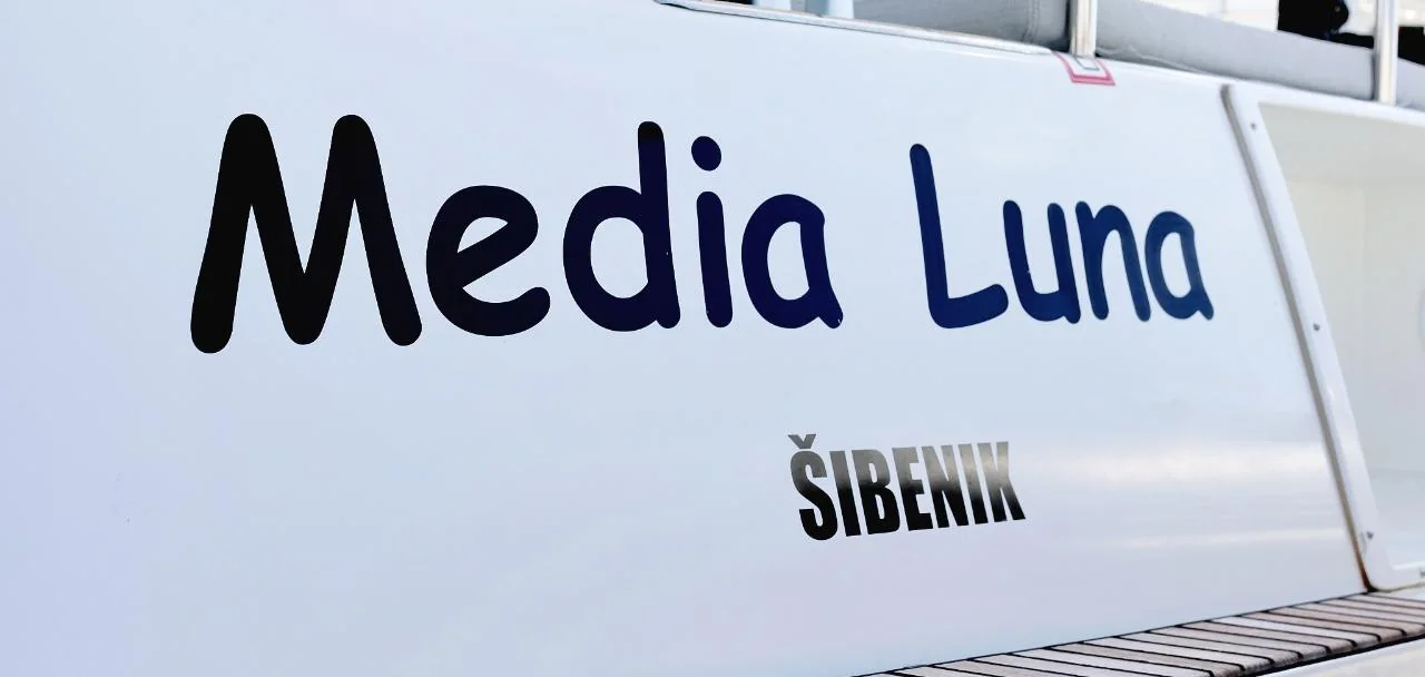 Media Luna - Gallery 47