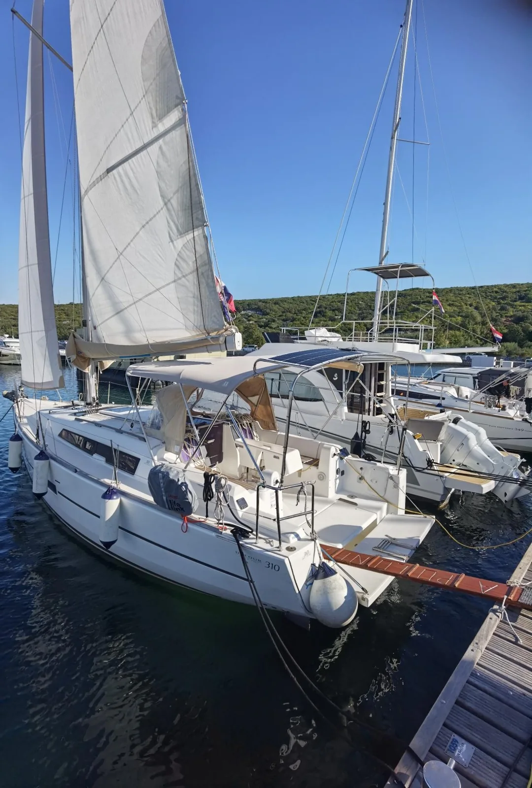Apolonia - Main 1