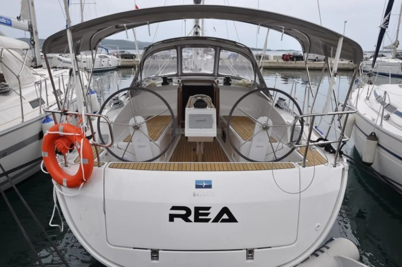 Rea - Gallery 2