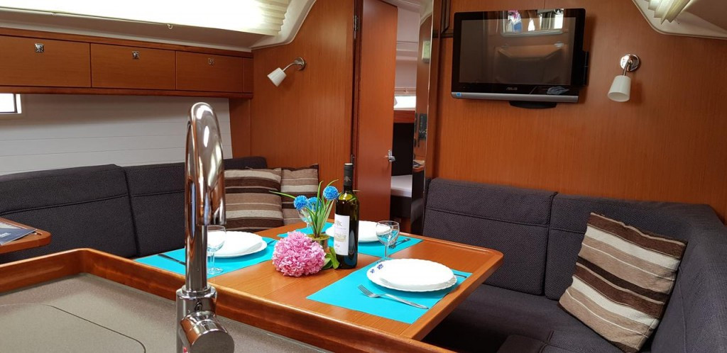 Yacht BAVARIA - Cruiser 37 "My Princess"